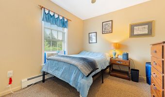 38 Fairview Ave, Auburn, ME 04210