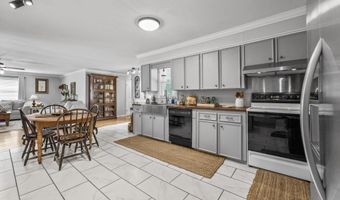 18 Sandra Ln, Athens, AL 35611