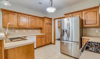 418 W Summit Ave, Augusta, KS 67010