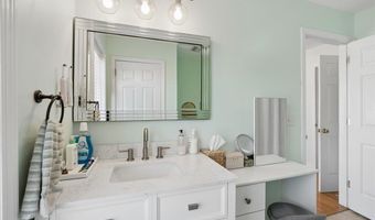 14 Abbey Rd, Brentwood, NH 03833