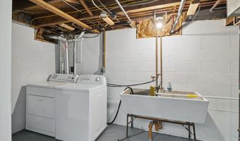 717 Oxford Ct, Adrian, MI 49221