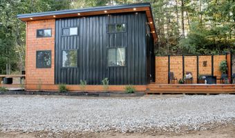 576 Pine Grove Rd, Beattyville, KY 41311