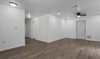 7083 Jefferson St, Bay St. Louis, MS 39520