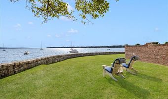221 Hope St 2, Bristol, RI 02809