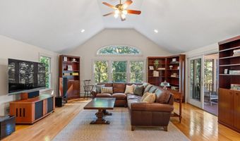 31 Mohawk Dr, Acton, MA 01720