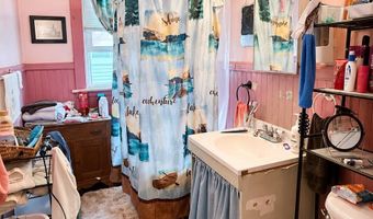 42 Lincoln Ave, Amsterdam, NY 12010