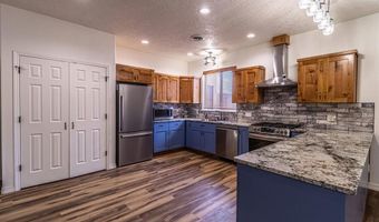 1043 Valley View Dr, Bloomfield, NM 87413