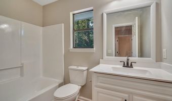 24 Chesterfield Lake Dr, Beaufort, SC 29906