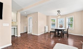 82 Dyer Ave, East Providence, RI 02915