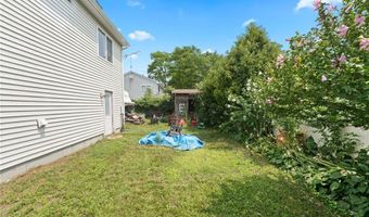 34 Pequot Ave, Warwick, RI 02889