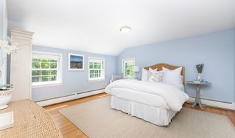60 Old Wood Rd, Avon, CT 06001