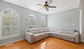 24687 KINGS CANYON Sq, Aldie, VA 20105