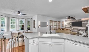 46 Ravenwood Blvd, Barnegat, NJ 08005