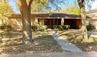 1704 Odilia St, Alice, TX 78332