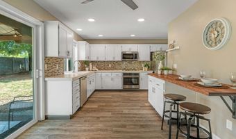 15067 Glendoveer Ct, Oregon City, OR 97045