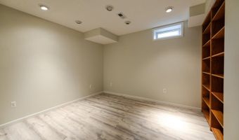2400 Rockport Ct, Ann Arbor, MI 48103