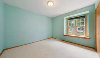 1424 E KEYSTONE Ln, Appleton, WI 54913