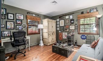 6 Brookdale Ln, Brookfield, CT 06804