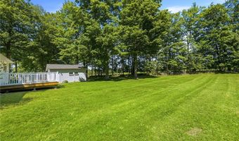 34 Crescent Dr, Akron, NY 14001