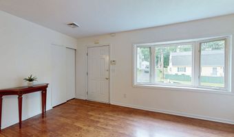 20 Hickory St, Danbury, CT 06810