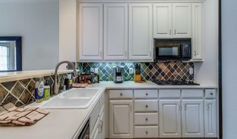 4138 Towne Green Cir, Addison, TX 75001
