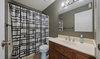 15629 Klamm St, Basehor, KS 66007