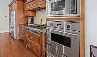 6425 Spinnaker Ln, Alpharetta, GA 30005