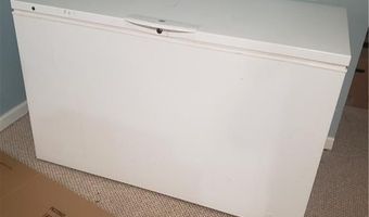 83 Valente Dr, Cranston, RI 02920