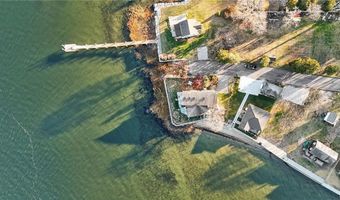 99 Smith St, Bristol, RI 02809