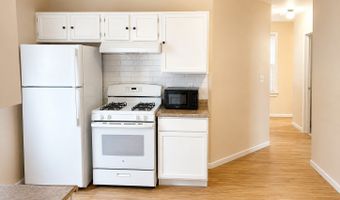 13 Armstrong Pl, Bridgeport, CT 06608