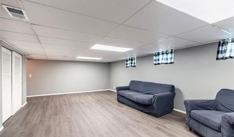 6011 Ranchwood Dr, Affton, MO 63123