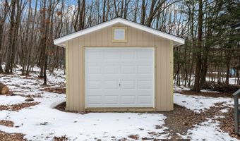 22 Shawnee Trl, Albrightsville, PA 18210