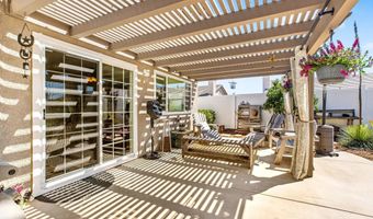 301 Arlington Dr, Oceanside, CA 92057