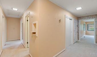 1801 Crestway Dr, Athens, TN 37303