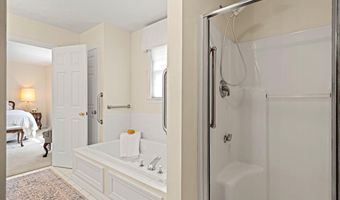 3 Gleneagle Dr, Bedford, NH 03110
