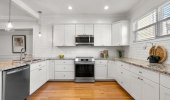 925 DECATUR St NW, Washington, DC 20011