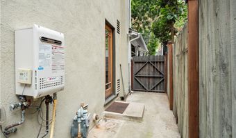 1118 N Beverly Glen Blvd, Los Angeles, CA 90077
