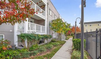 4163 S FOUR MILE RUN Dr 301, Arlington, VA 22204