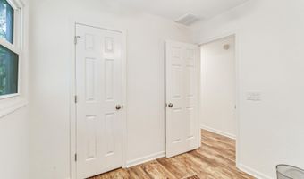 8 Dolphin Point Dr, Beaufort, SC 29907