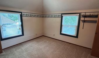 709 N St, Aurora, NE 68818