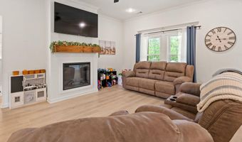 18508 Parkway Pines Dr, Bauxite, AR 72011