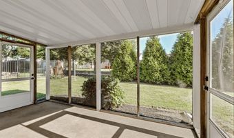 31 SPRINGCREST Dr, Akron, PA 17501