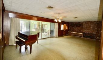 1915 N River Oaks Dr, Abbeville, LA 70510