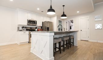 2072 Creekwood Cir, Bauxite, AR 72011
