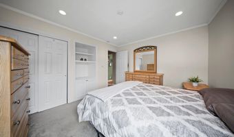 2 Lee Ave, Albertson, NY 11507