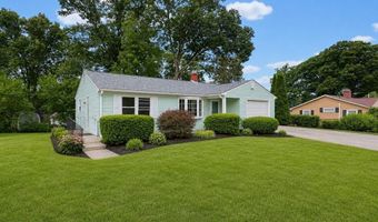 27 Bear Hill Rd, Cumberland, RI 02864