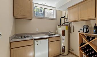 290 Skycrest Dr, Ashland, OR 97520