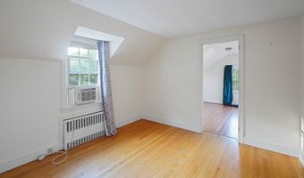 35 Lakewood Cir N, Manchester, CT 06040