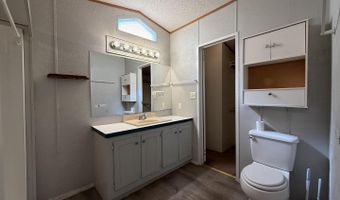 723 Kayroe Rd, Adkins, TX 78101