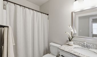 825 NE Heights Ln, Bentonville, AR 72712